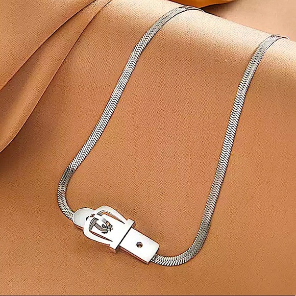 STERLING SILVER BUCKLE DESIGN CHOKER NECKLACE - Picture 3 of 14